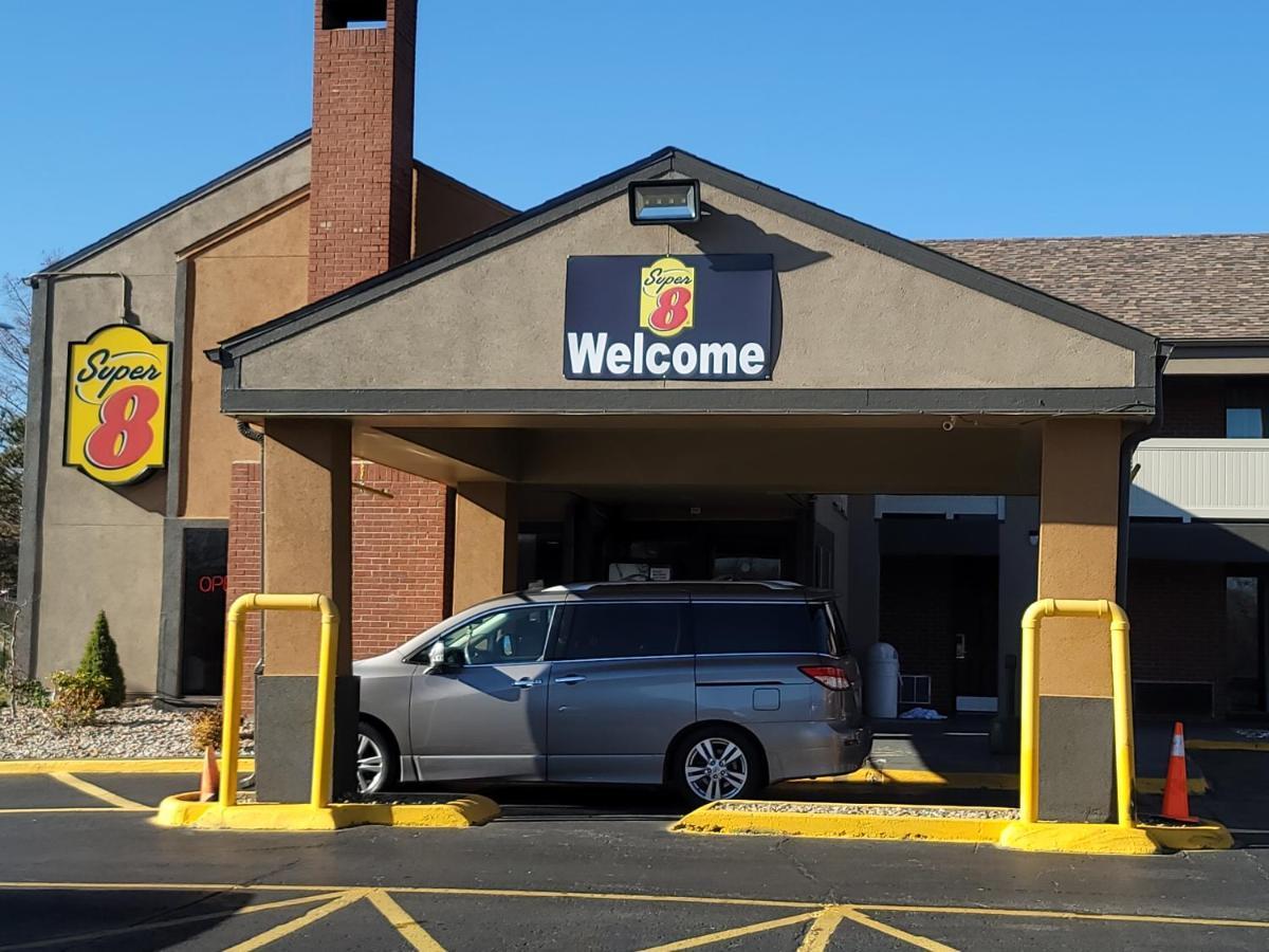 Super 8 By Wyndham Kansas City Airport North Экстерьер фото