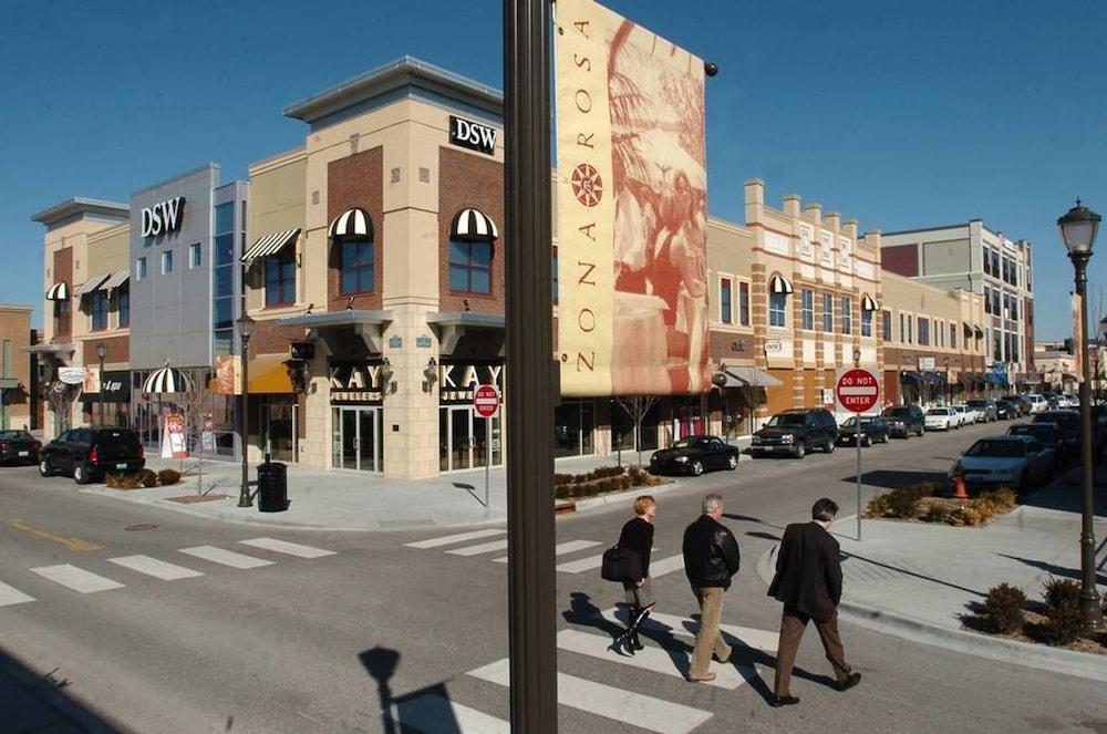 Super 8 By Wyndham Kansas City Airport North Экстерьер фото