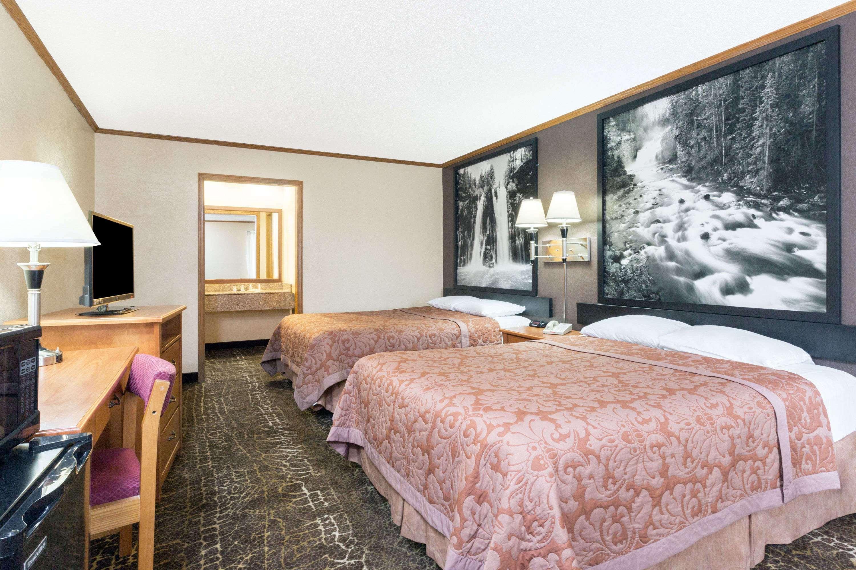 Super 8 By Wyndham Kansas City Airport North Экстерьер фото