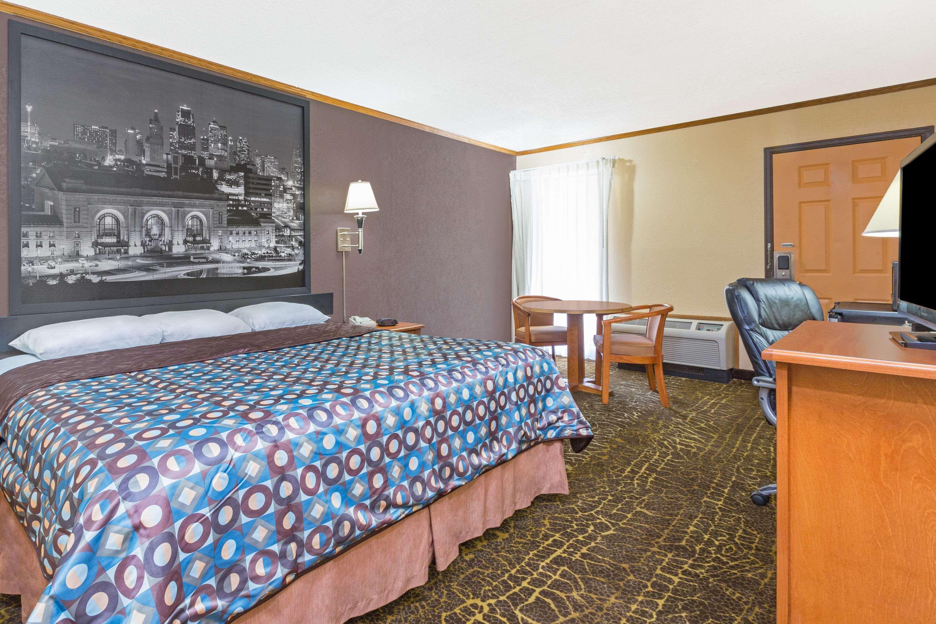 Super 8 By Wyndham Kansas City Airport North Экстерьер фото