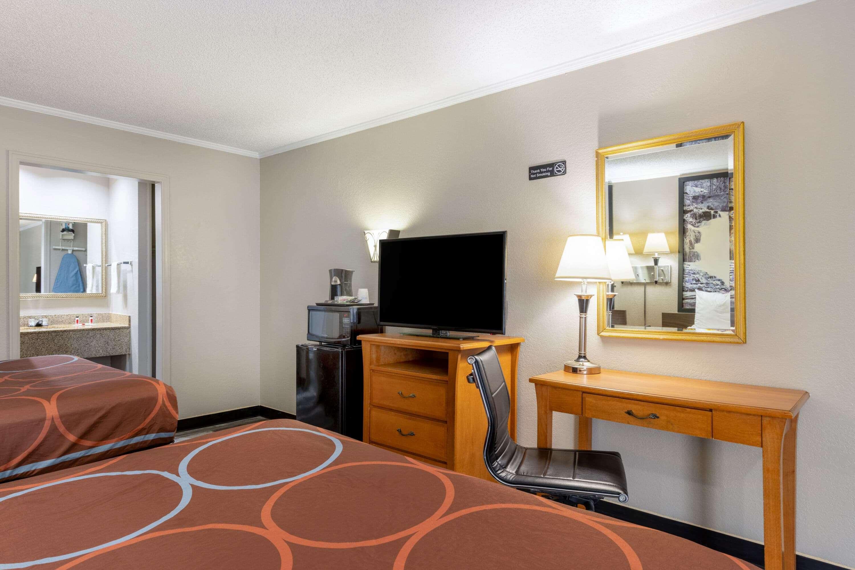 Super 8 By Wyndham Kansas City Airport North Экстерьер фото