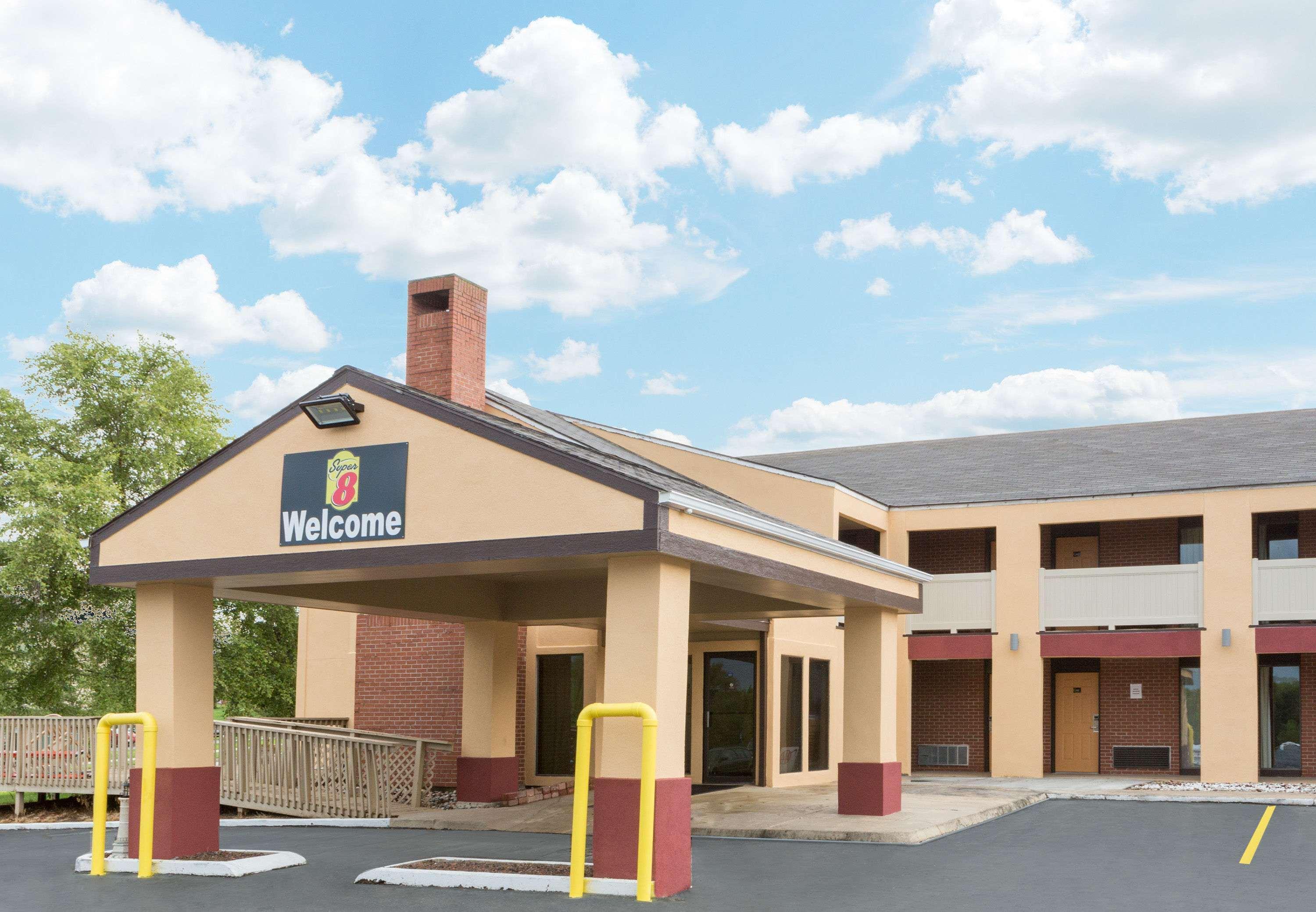 Super 8 By Wyndham Kansas City Airport North Экстерьер фото