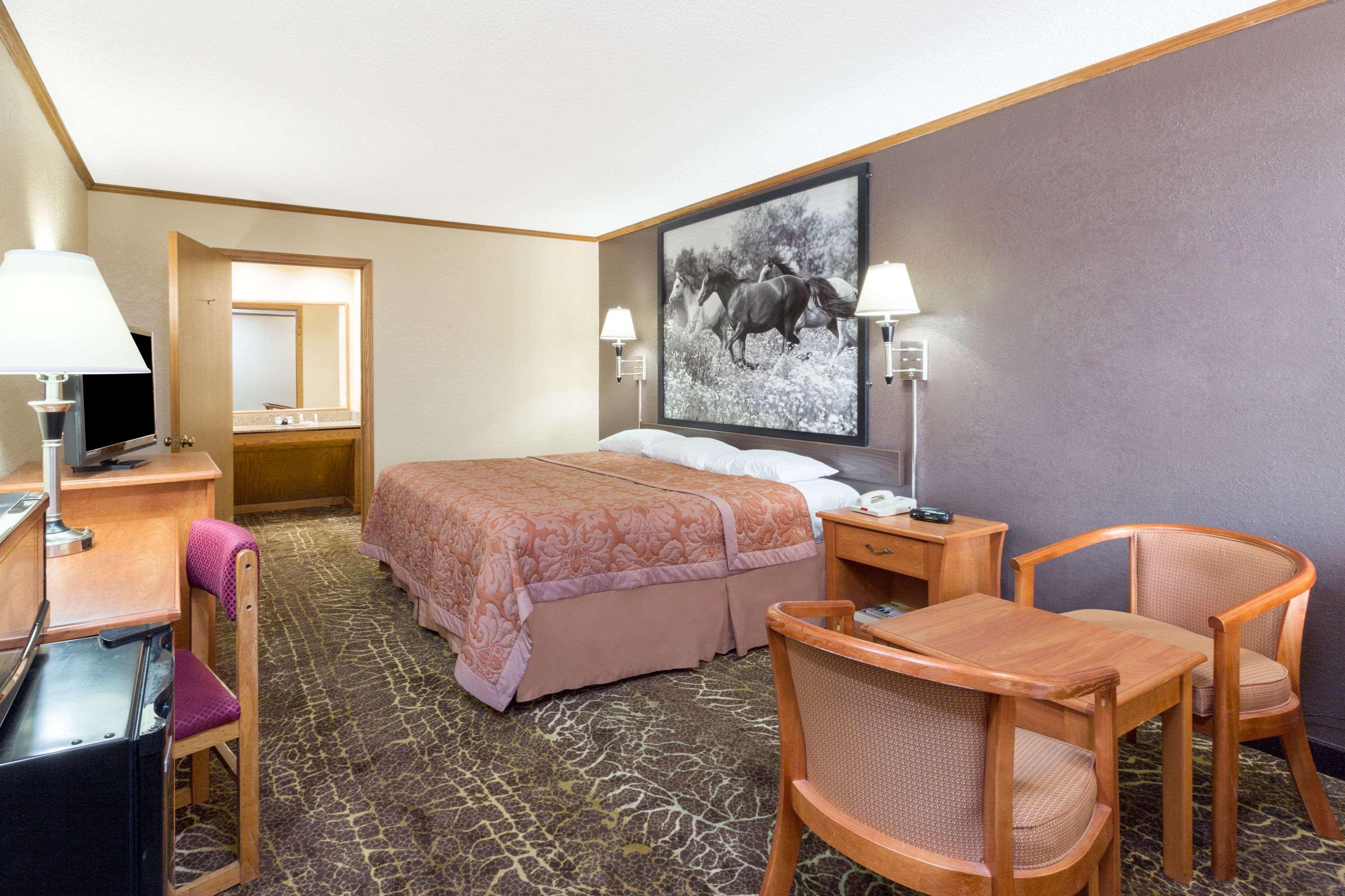 Super 8 By Wyndham Kansas City Airport North Экстерьер фото
