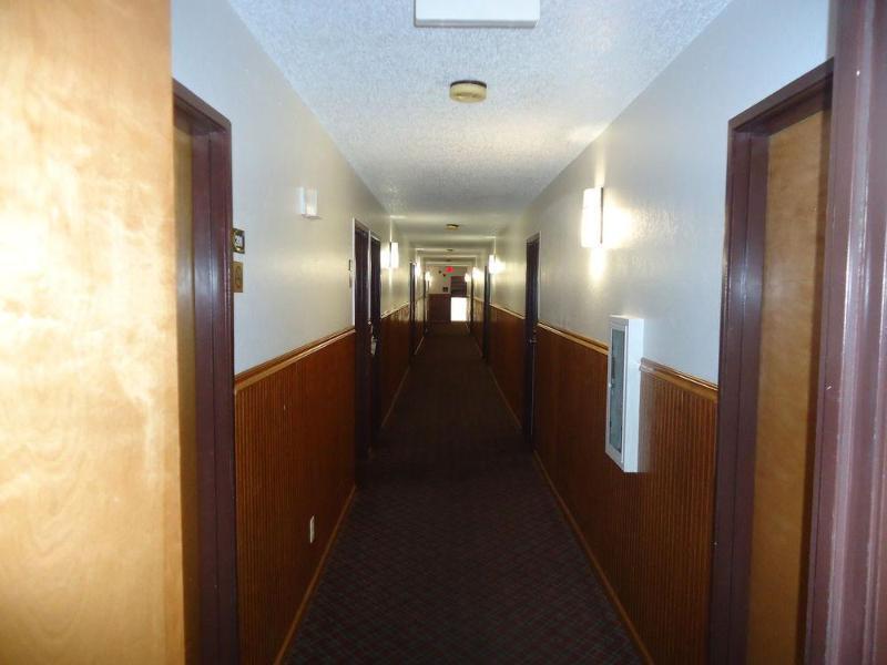 Super 8 By Wyndham Kansas City Airport North Экстерьер фото