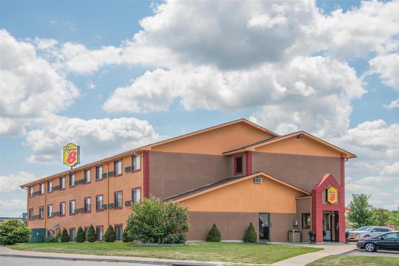 Super 8 By Wyndham Kansas City Airport North Экстерьер фото
