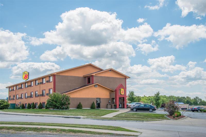 Super 8 By Wyndham Kansas City Airport North Экстерьер фото