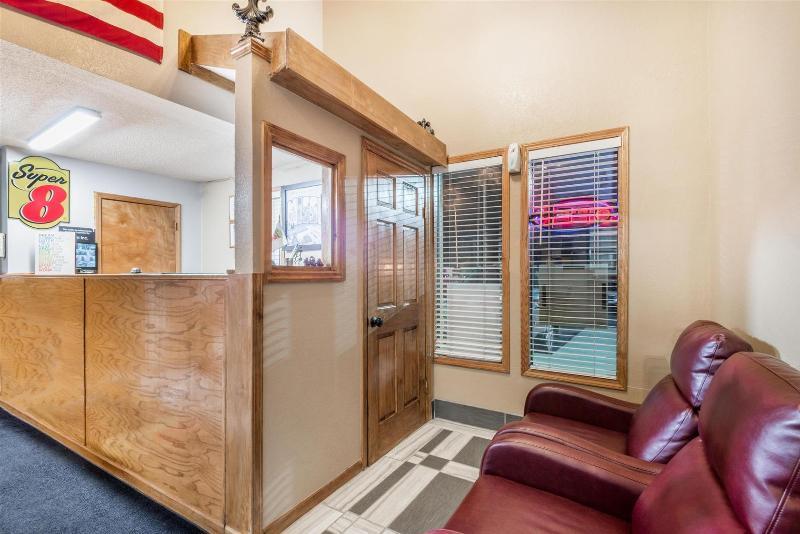 Super 8 By Wyndham Kansas City Airport North Экстерьер фото